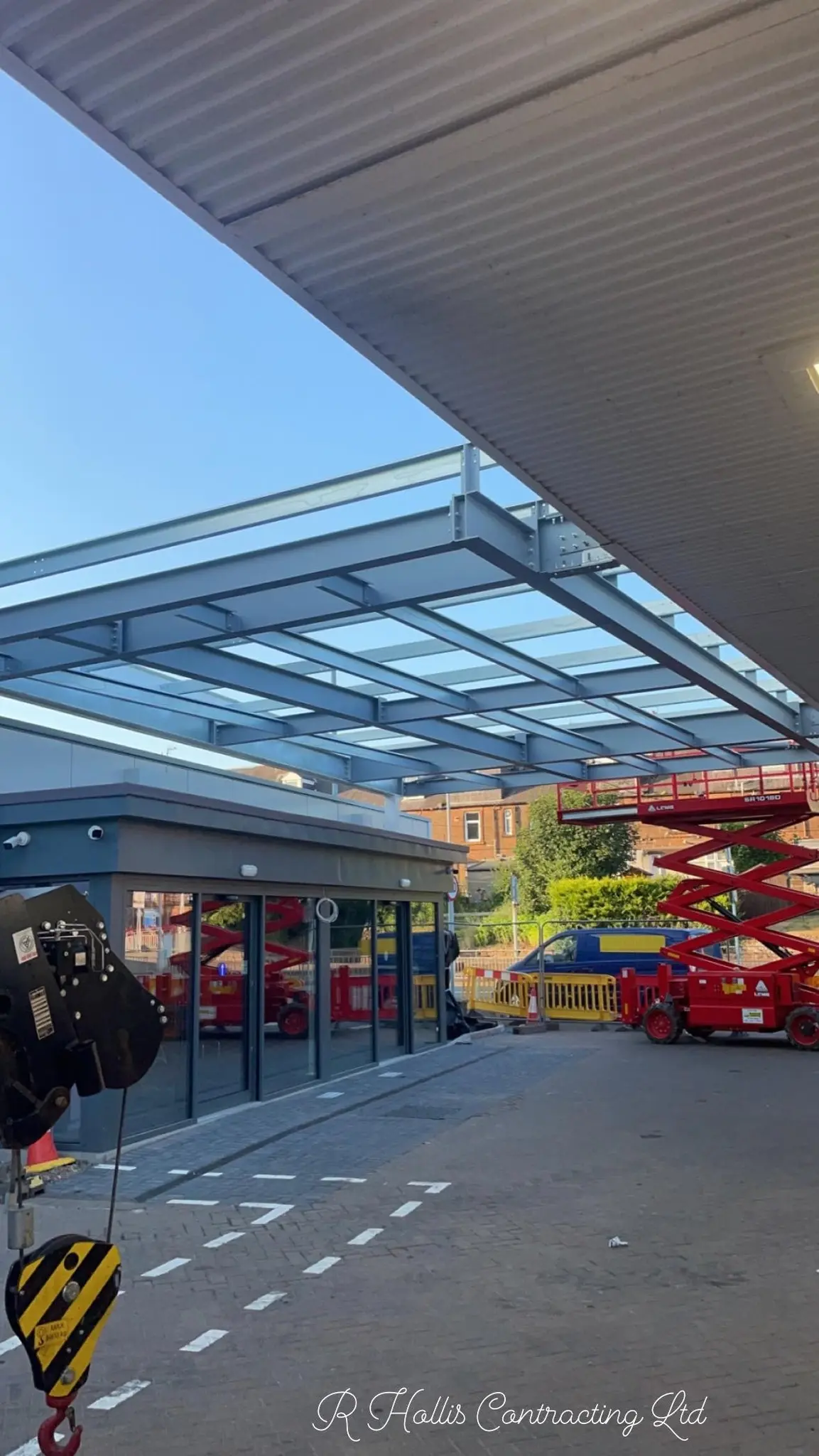 Shell garage with steel framework